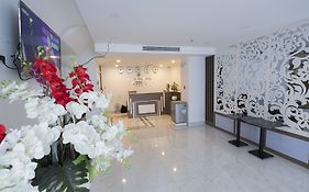 White Diamond Airport Hotel - Tsn